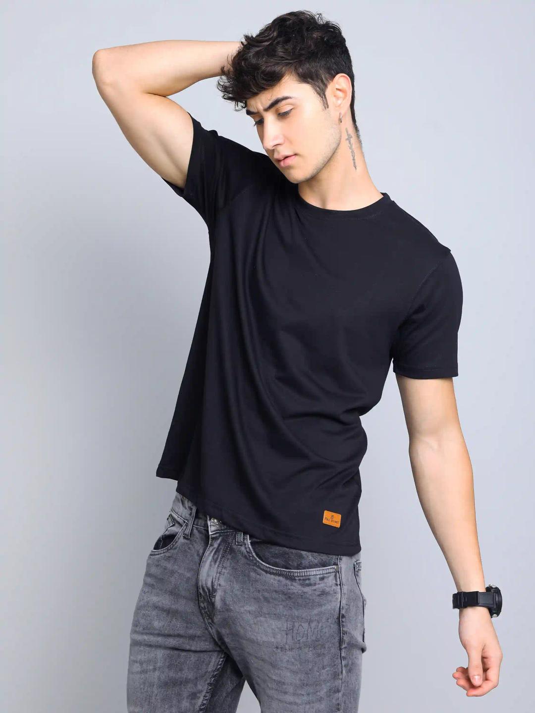 Black Plain T-Shirt M